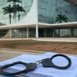 Fachada do STF em Brasília simbolizando prisão domiciliar humanitária por saúde a 21 condenados.