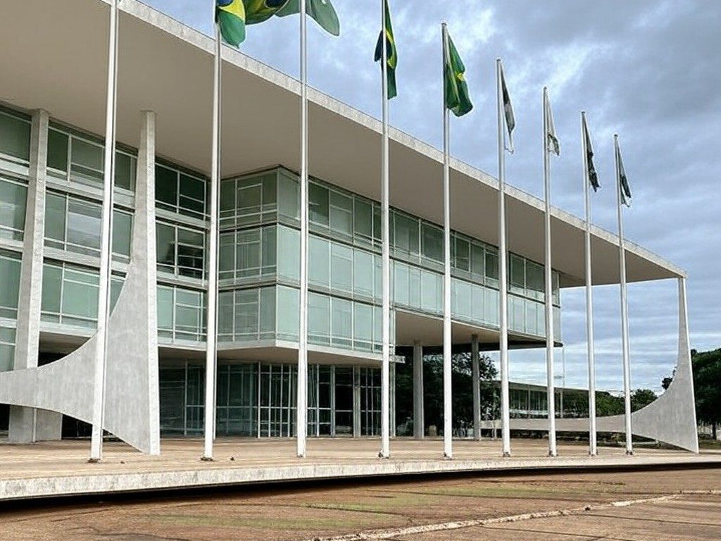 Edifício do Supremo Tribunal Federal em Brasília durante crise no caso Banco Master.