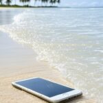 Celular intacto recuperado após 15 dias submerso no mar de Maragogi, Alagoas, Brasil.