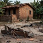 Armadilha caseira com fios elétricos expostos em quintal de casa em Quirinópolis, Goiás, representando tragédia por eletrocução.