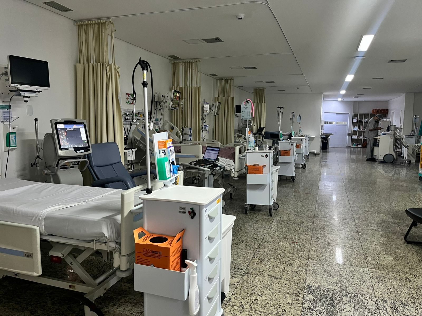 Unidade de Terapia Intensiva no Hospital Municipal de Aparecida: Saúde Pública com alta qualidade