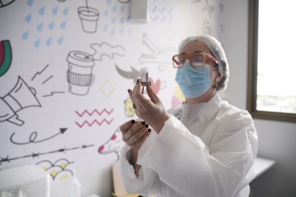 Submissões seguem até 13 de abril para a 2ª edição do AdVAC Brasil, iniciativa promovida pelo Ceti-Saúde/UFG com fomento da Fapeg (Foto: Secom)