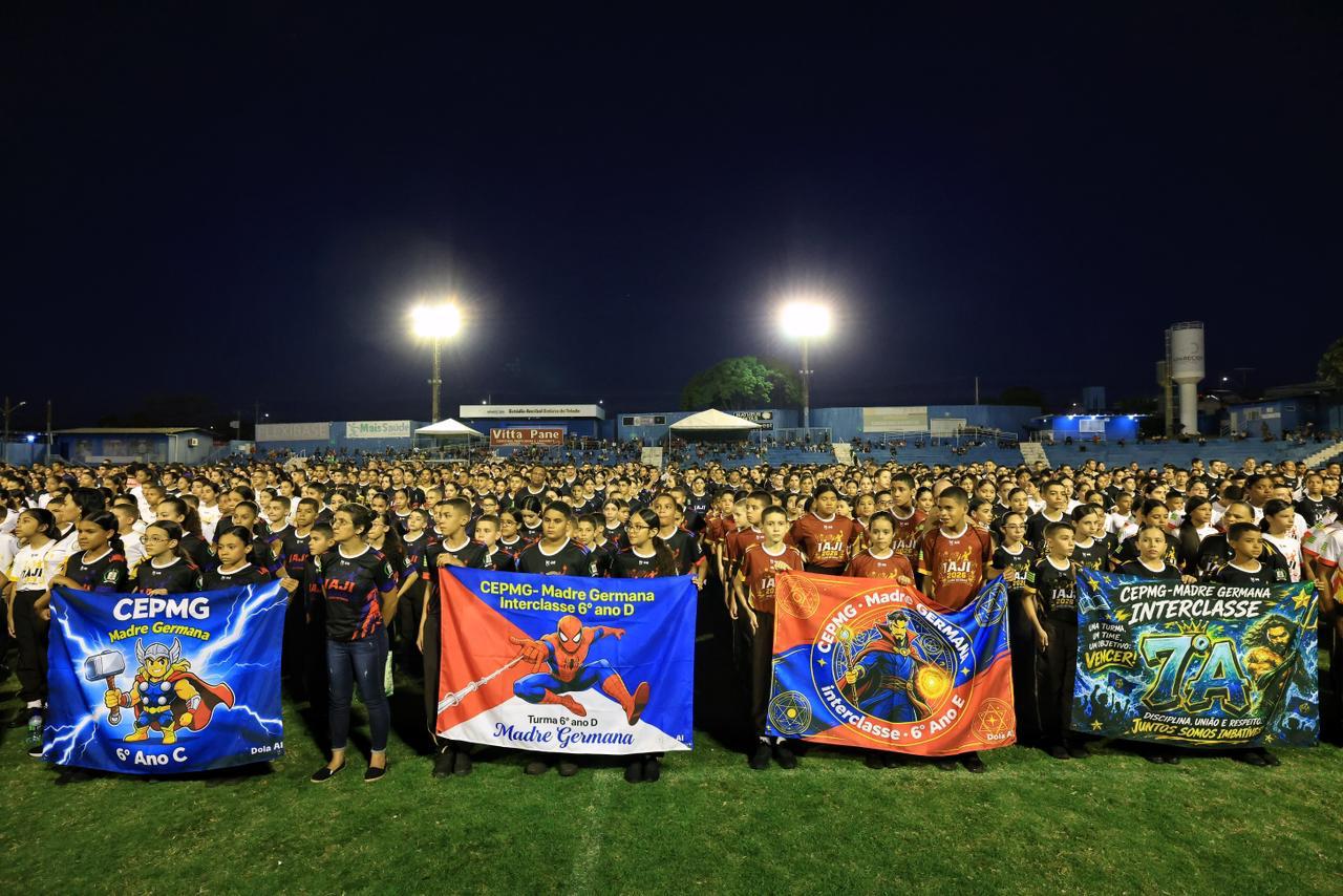 Realizado no Estádio Anníbal Batista de Toledo, evento reuniu mais de mil alunos das quatro unidades de ensino que participam da competição (Fotos: Adalberto Ruchelle e Walter Folador)