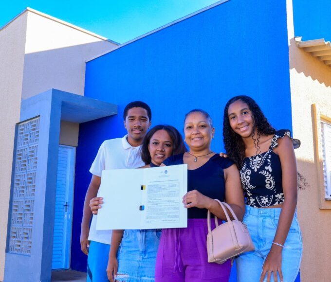 Novas moradias garantem fim do aluguel para beneficiados pelo programa Pra Ter Onde Morar; investimento nos dois municípios soma R$ 13,3 milhões (Foto: Júnior Guimarães e Remisson Sales)