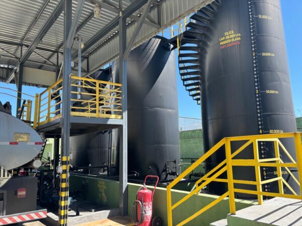 Nas diligências, as equipes constataram que locais eram utilizados para beneficiamento ilícito de produtos petrolíferos (Foto: PC)