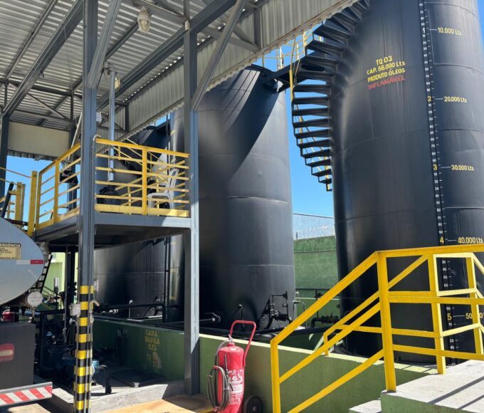 Nas diligências, as equipes constataram que locais eram utilizados para beneficiamento ilícito de produtos petrolíferos (Foto: PC)