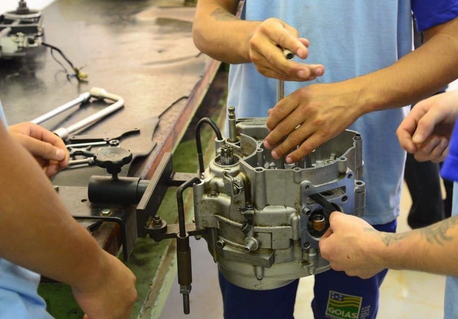 Pessoas privadas de liberdade recebem capacitação técnica para fabricação dos equipamentos (Foto: DGPP)