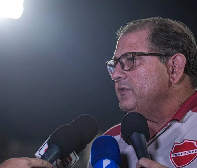 Técnico Guto Ferreira - Vila Nova (Foto - Roberto Corrêa)