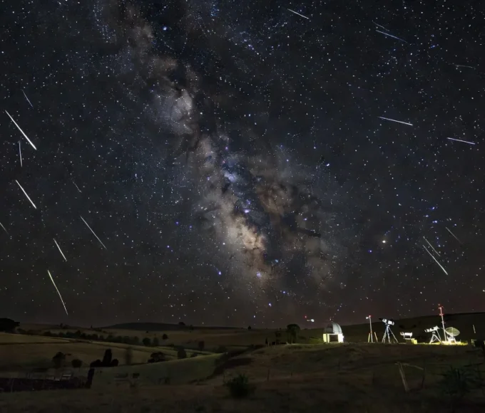 Estações de monitoramento registram imagens de meteoros durante pico de chuva nos dias 30 e 31 — Foto: Estação de monitoramento de meteoros Exoss de Florianópolis (SC) / Helbio Cabral