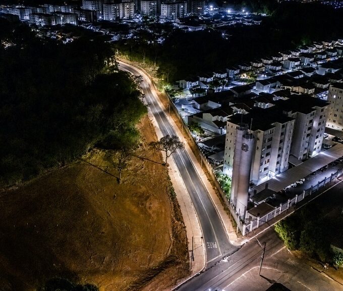 Imagem aérea mostra acesso iluminado no sentido Jardim Belo Horizonte-Serra Dourada 3 – Foto: Divulgação/Secom Aparecida