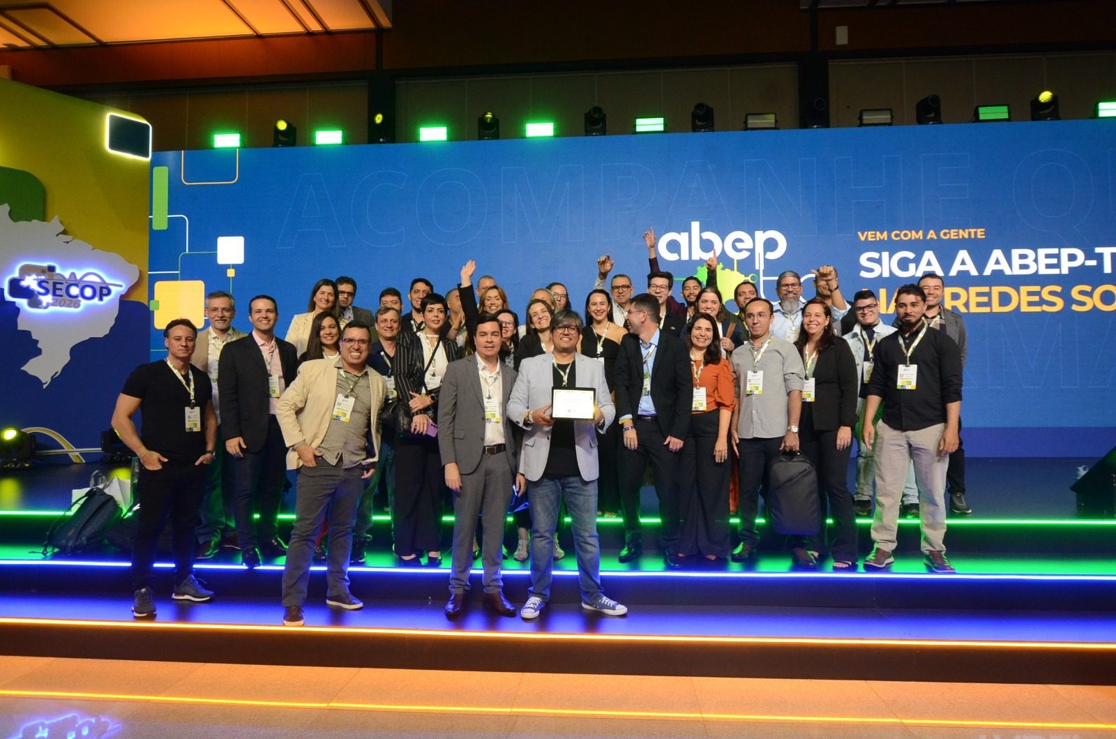 Certificação Selo Ouro de Serviços Digitais é entregue à comitiva de Goiás durante o SECOP 2026, em Brasília (Foto: Secti)