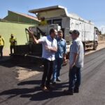 Máquinas e operários trabalham a todo vapor na revitalização do asfalto em 167 bairros da cidade – Foto: Jhonney Macena