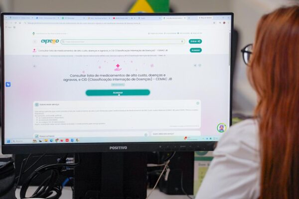 Plataformas digitais da SES permitem aos usuários do SUS acessar informações e utilizar serviços de saúde de forma online (Foto: Iron Braz)