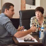 Reunião no Gabinete do Prefeito teve participação da secretária municipal da Mulher, Carol Araújo, e do procurador-geral do Município, Fábio Camargo – Foto: Jhonney Macena