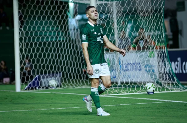 Meia Gegê - Goiás Esporte Clube (Foto - Rosiron Rodrigues)